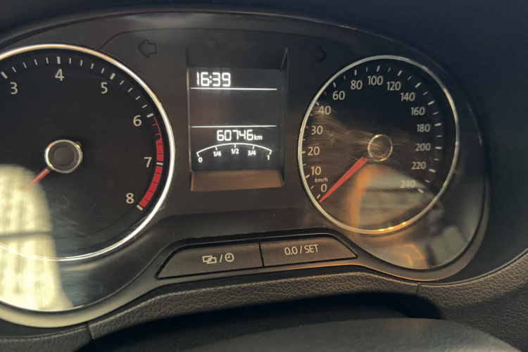 Volkswagen Polo 2016 car image #8