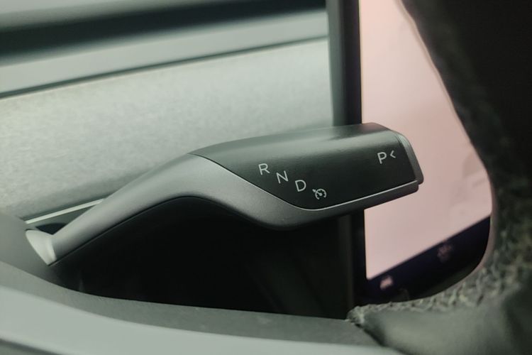 Tesla Model Y 2023 #14 Tesla Model Y 2023 car image #14