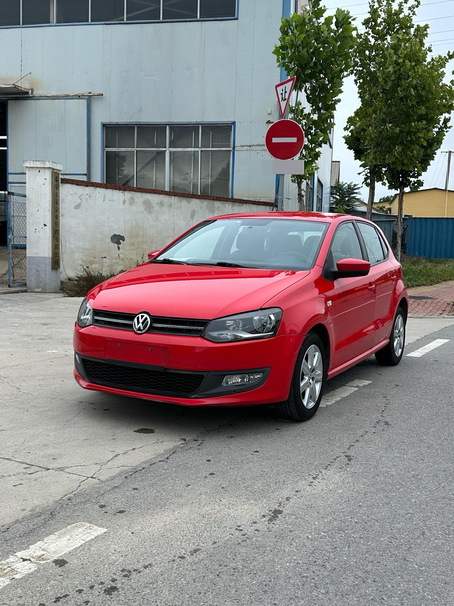 Volkswagen Polo 2013 Volkswagen Polo 2013 car image