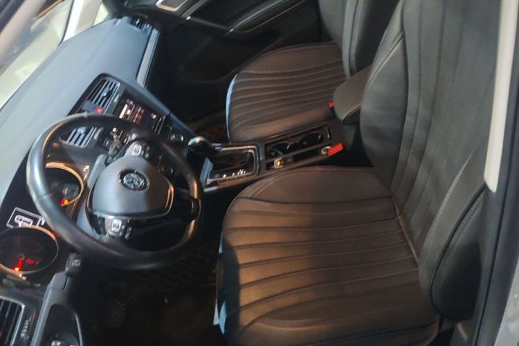 Volkswagen Golf 2019 #15 Volkswagen Golf 2019 car image #15
