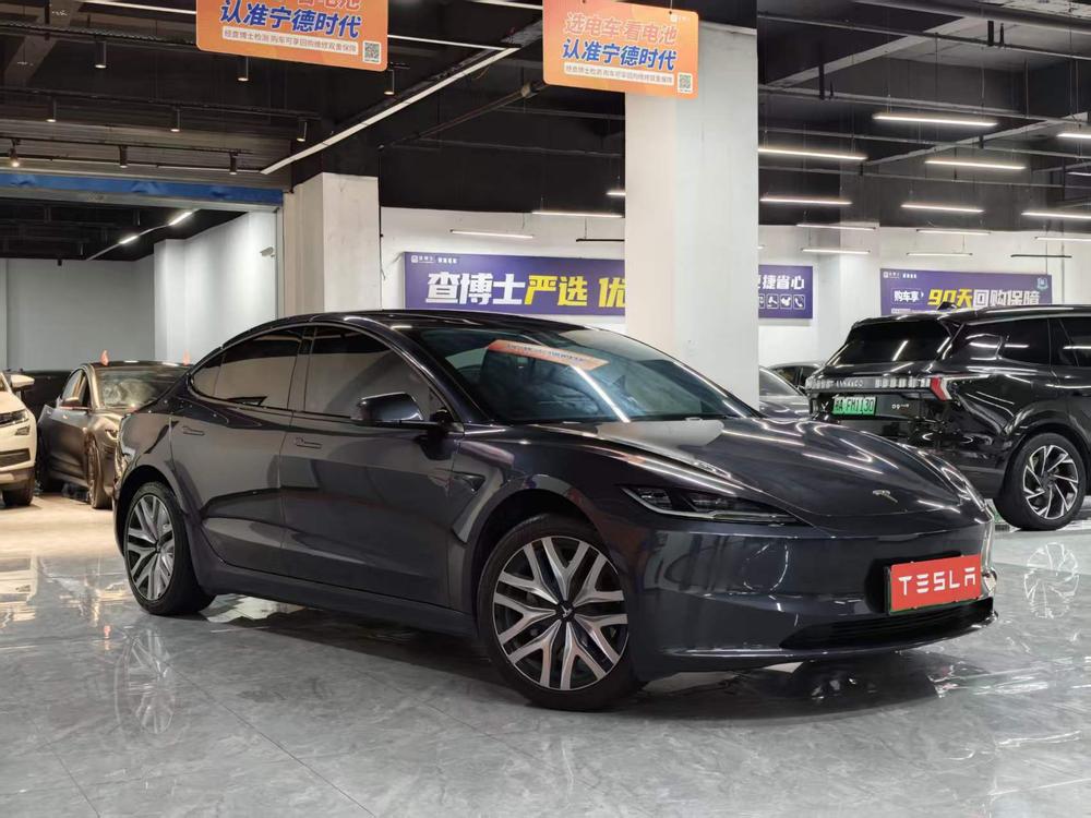 Tesla Model 3 2025 car image #3