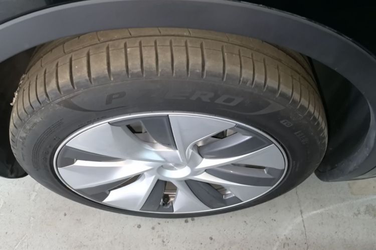 Tesla Model Y 2023 #9 Tesla Model Y 2023 صورة سيارة #9