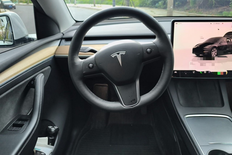Tesla Model Y 2022 #11 Tesla Model Y 2022 car image #11
