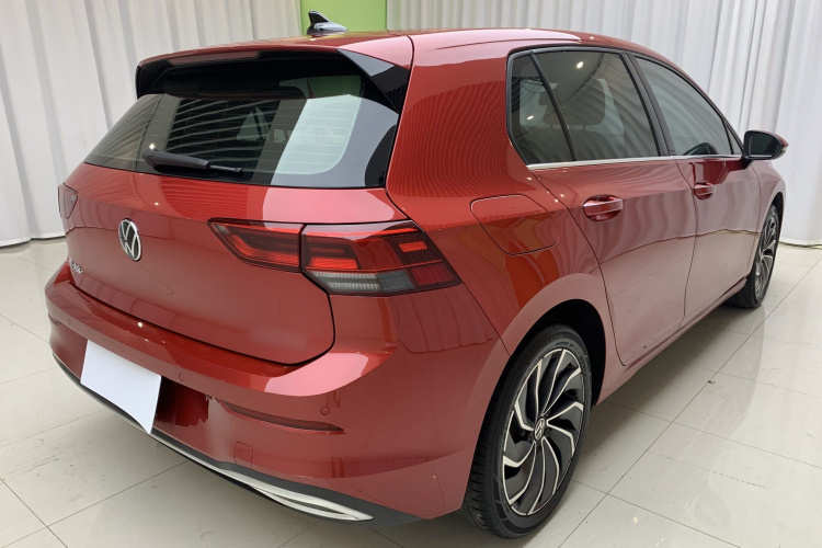 Volkswagen Golf 2022 car image #5