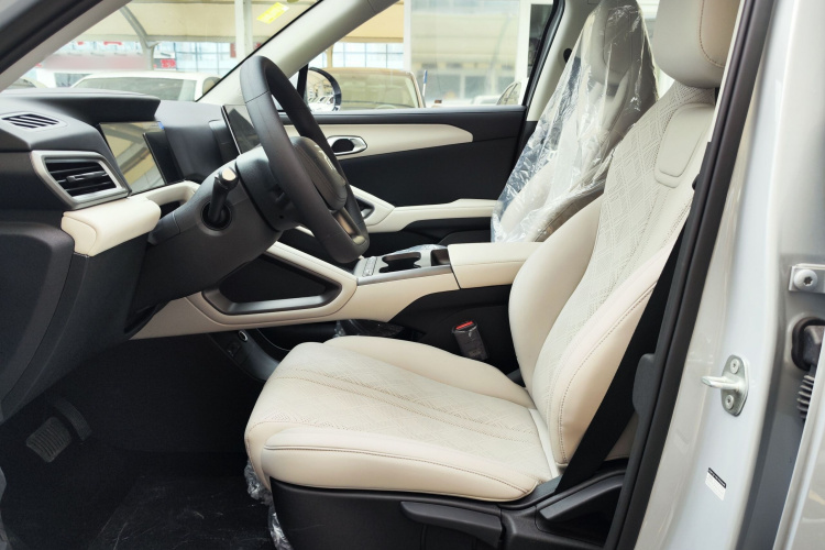 BYD YuanUP 2025 car image #15