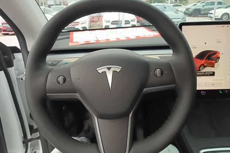 Tesla Model Y 2022 #11 Tesla Model Y 2022 car image #11