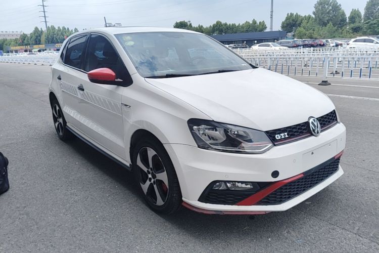 Volkswagen Polo 2017 car image #4