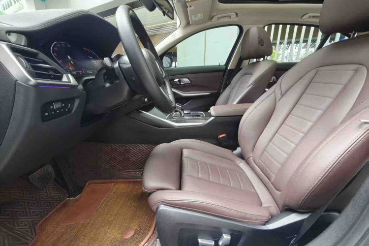 BMW 3 Series 2020 car image #15