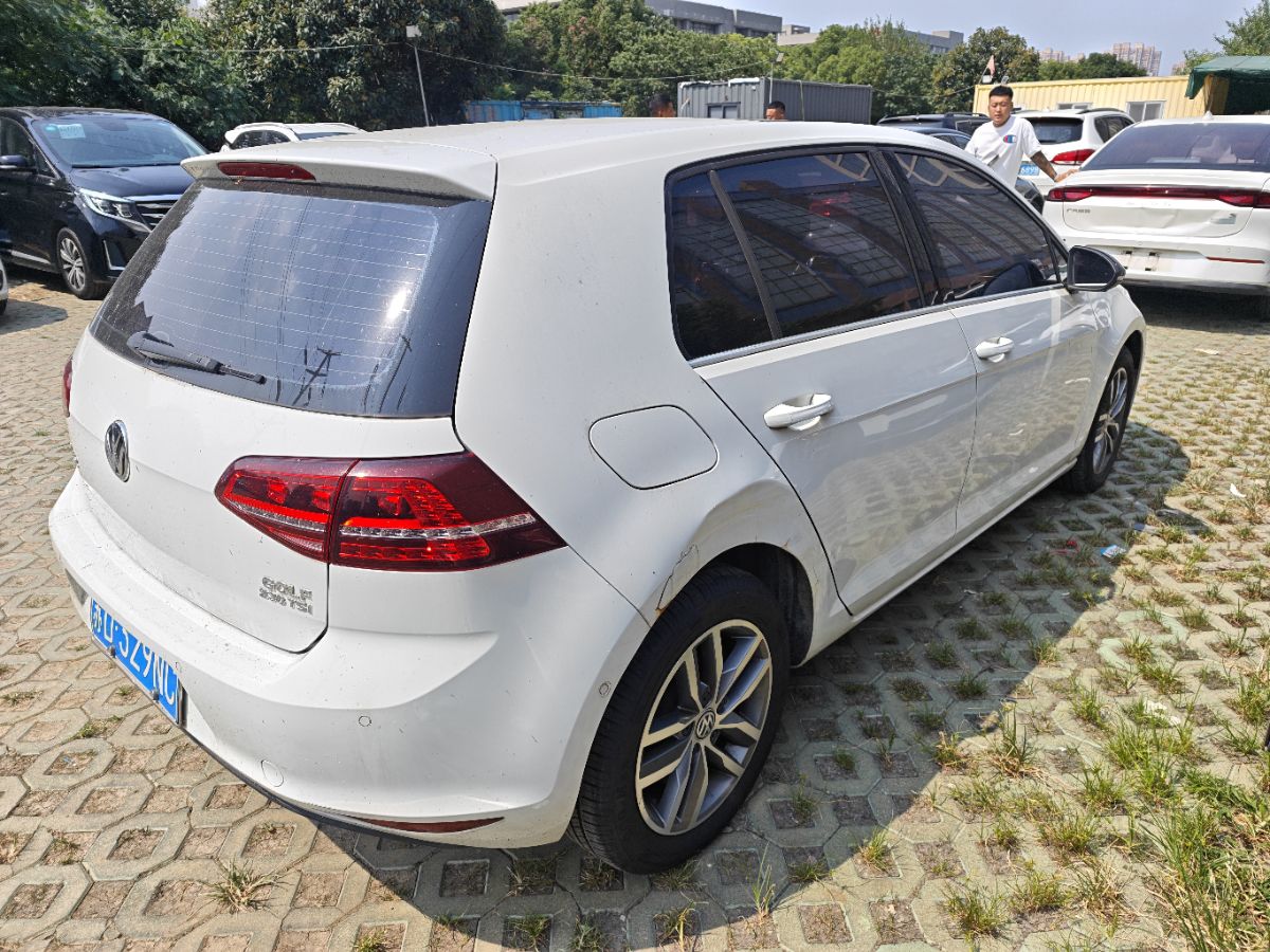 Volkswagen Golf 2017 car image #9