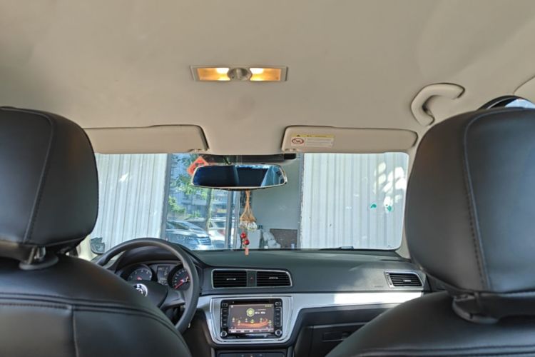 Volkswagen Lavida 2015 car image #18