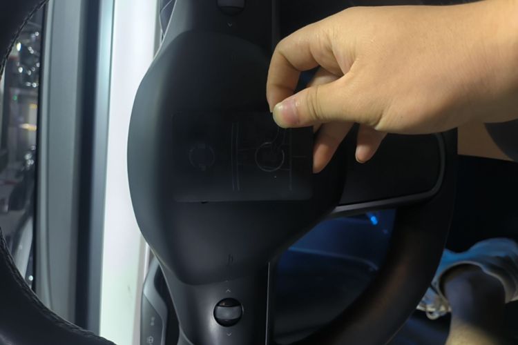 Tesla Model Y 2021 car image #9