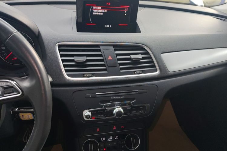 Audi Q3 2018 #13 Audi Q3 2018 car image #13