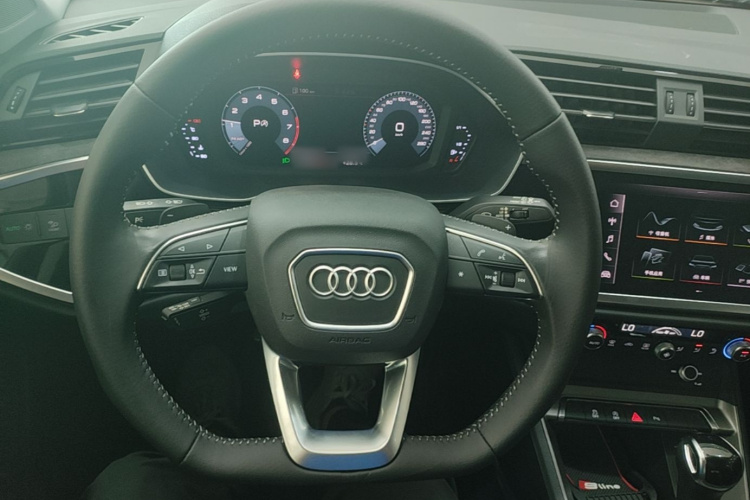 Audi Q3 2020 #11 Audi Q3 2020 car image #11