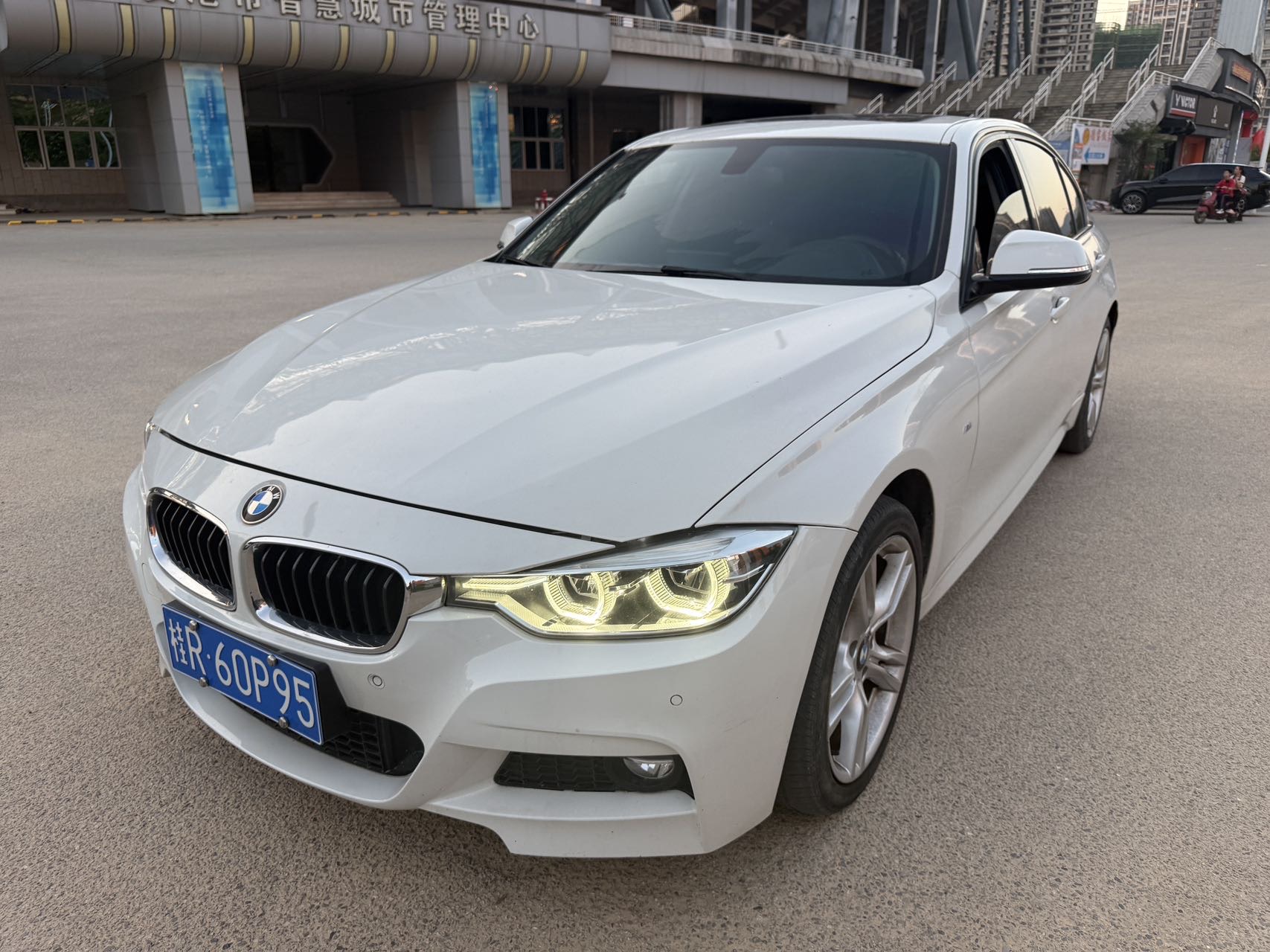 BMW 3 Series 2018 BMW 3 Series 2018 car image