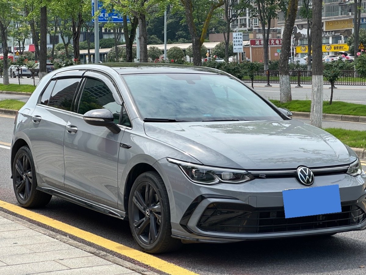 Volkswagen Golf 2023 car image #3