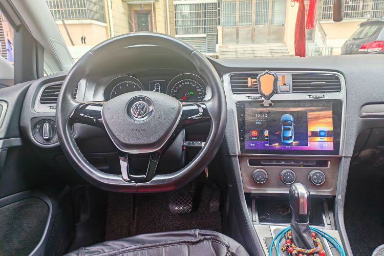 Volkswagen Golf 2016 car image #11