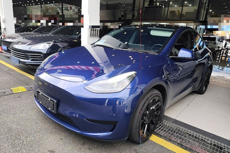 Tesla Model Y 2022 #2 Tesla Model Y 2022 car image #2