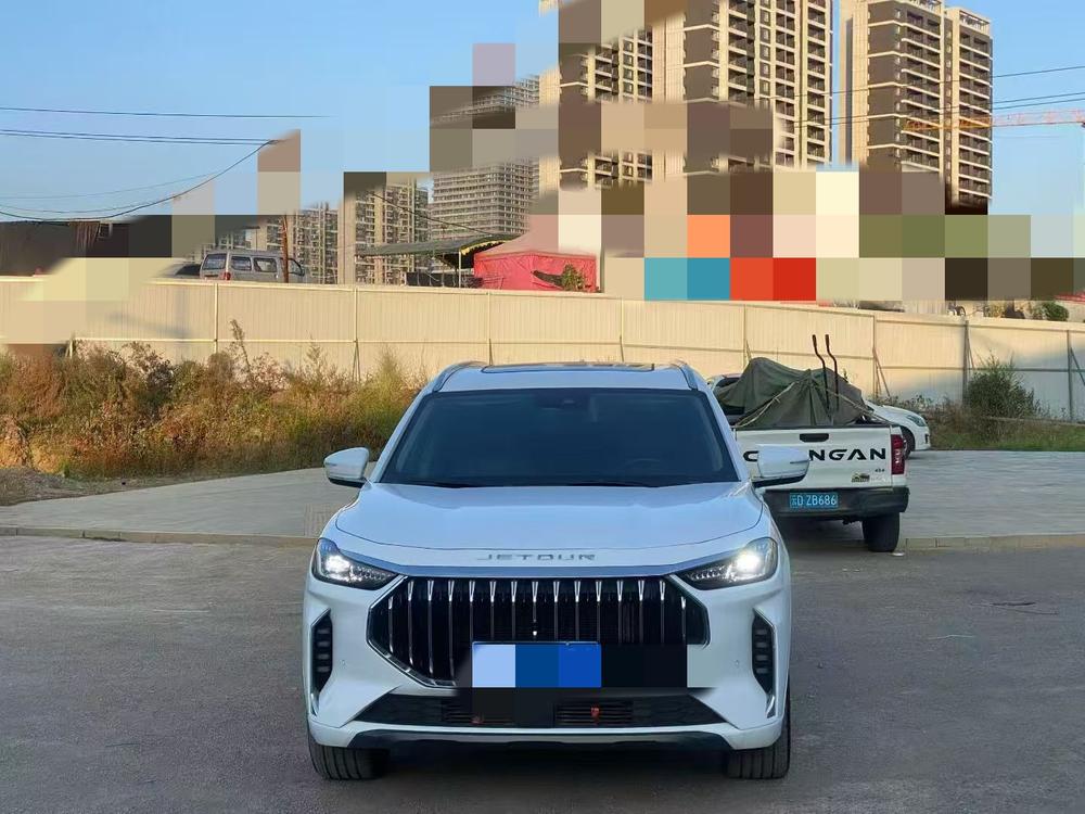 Jetour X70 PLUS 2023 car image #2