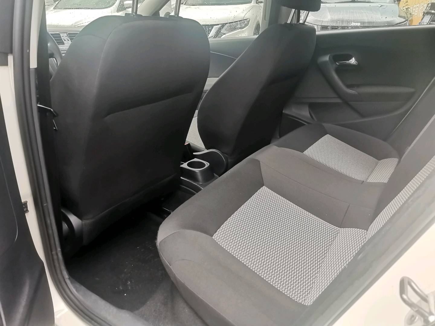 Volkswagen Polo 2013 car image #7