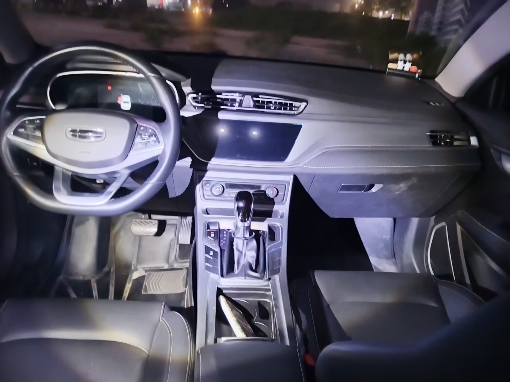 GEELY Emgrand 2021 car image #4