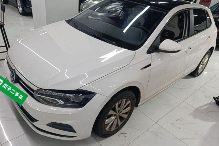 Volkswagen Polo 2022 car image #2