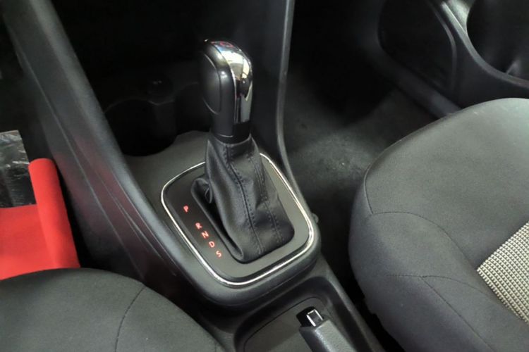 Volkswagen Polo 2018 car image #14