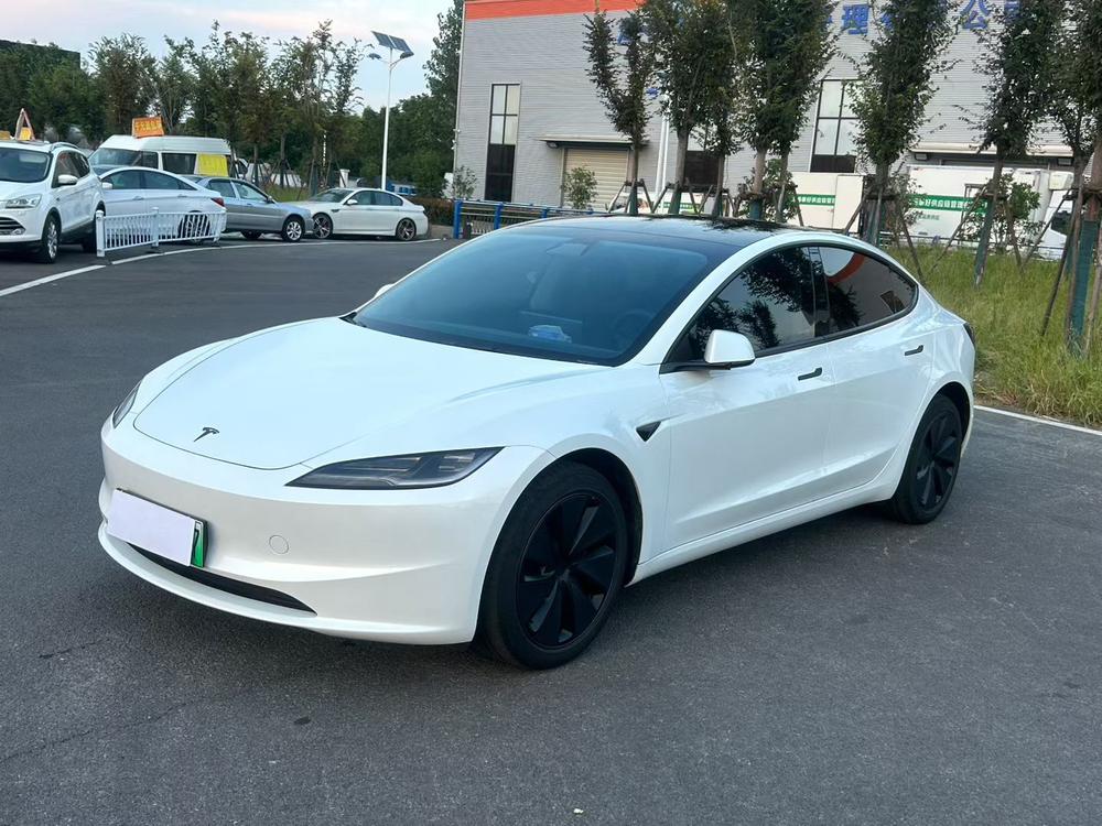 Tesla Model 3 2025 car image 