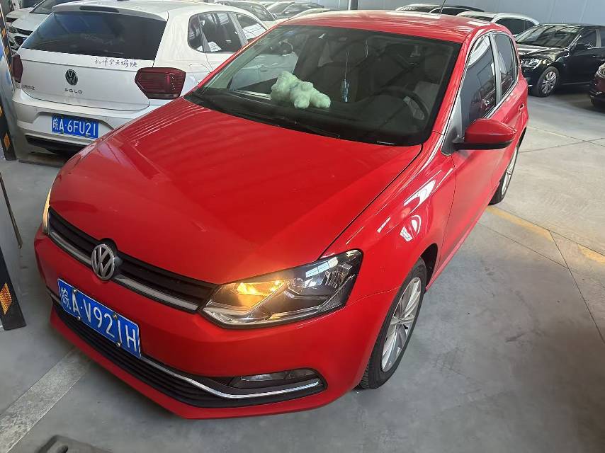Volkswagen Polo 2015 Volkswagen Polo 2015 car image