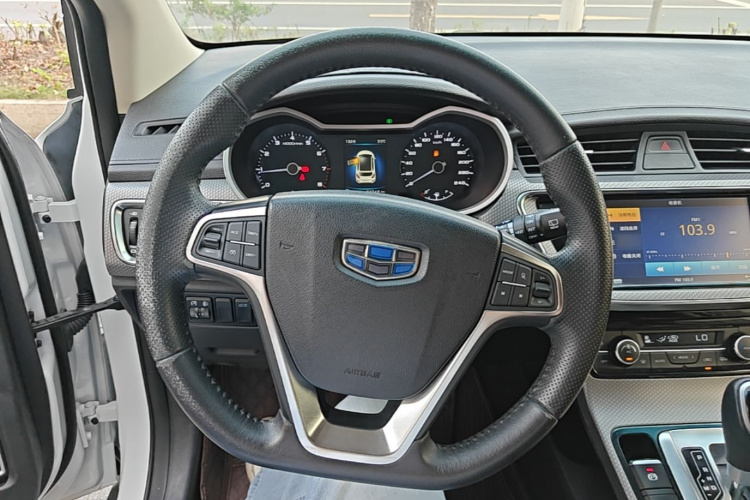 GEELY Emgrand GS 2018 car image #11