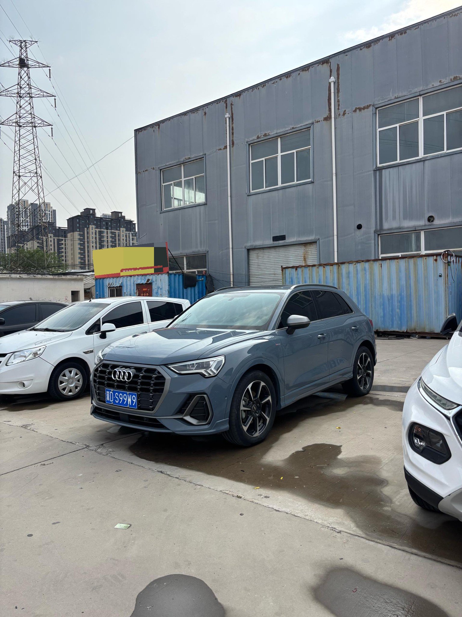 Audi Q3 2022 car image 