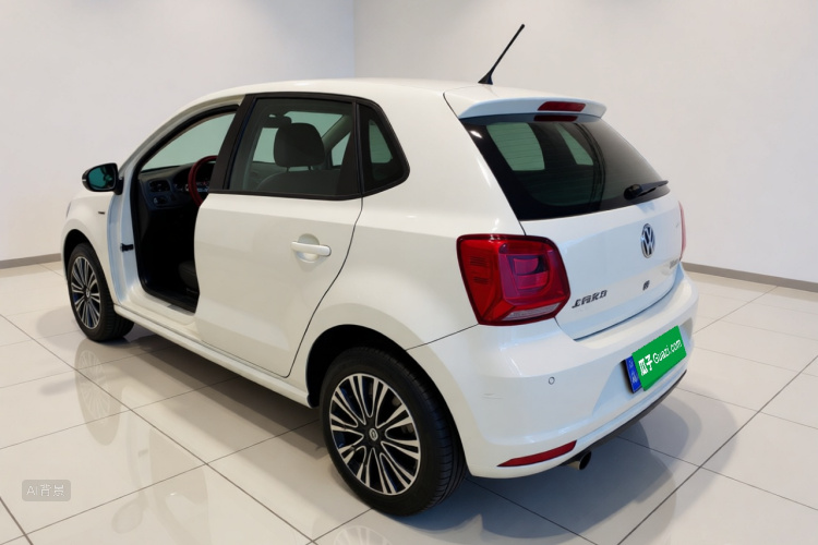 Volkswagen Polo 2019 car image #5