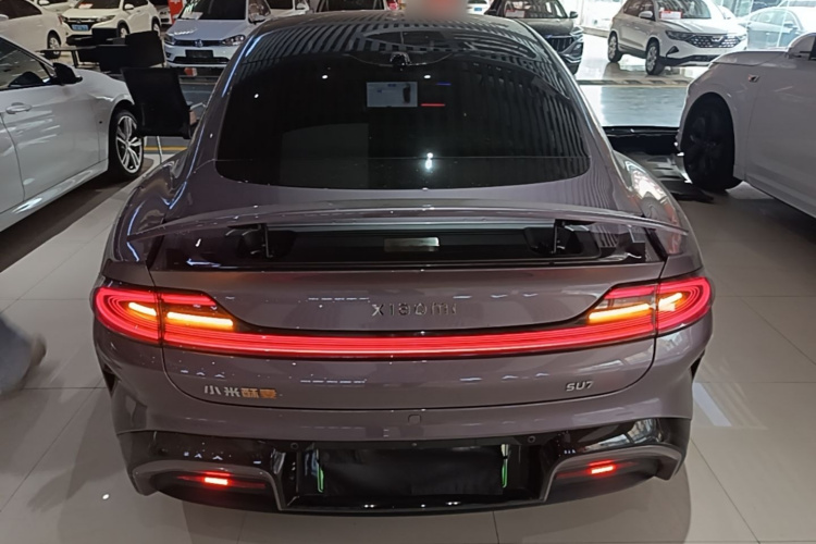 MI SU7 2024 car image #4