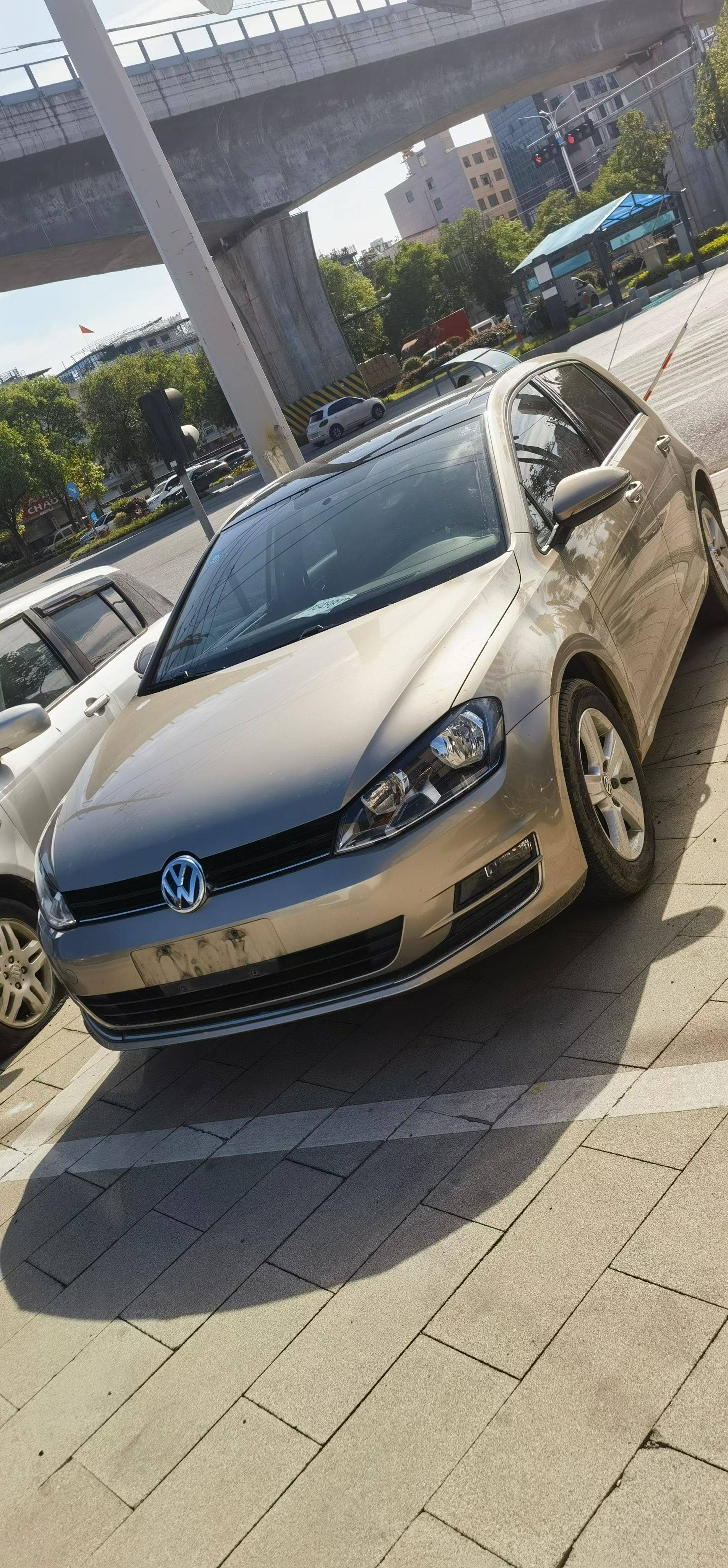 Volkswagen Golf 2016 car image 