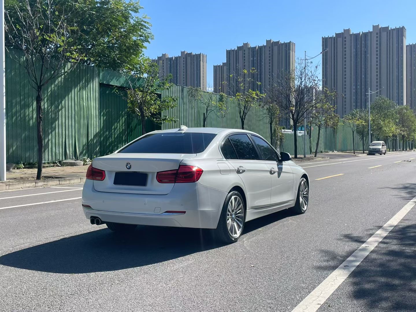 BMW 3 Series 2019 #7 BMW 3 Series 2019 صورة سيارة #7