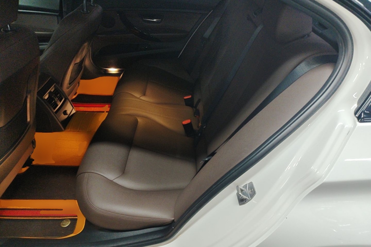 BMW 3 Series 2019 immagine di auto #17
