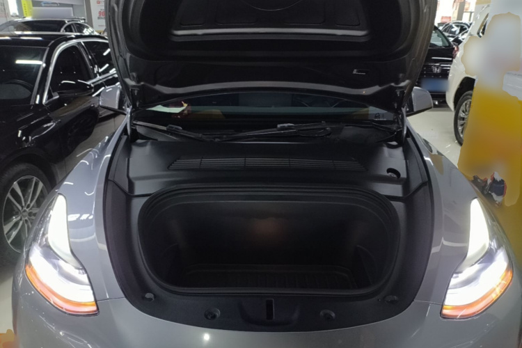 Tesla Model Y 2024 #22 Tesla Model Y 2024 car image #22