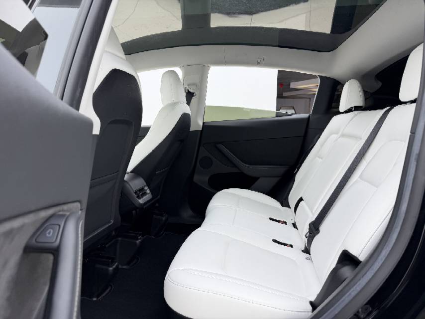 Tesla Model Y 2023 #5 Tesla Model Y 2023 صورة سيارة #5