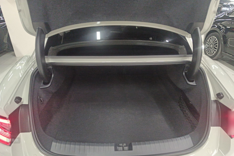 MI SU7 2025 image de voiture #21