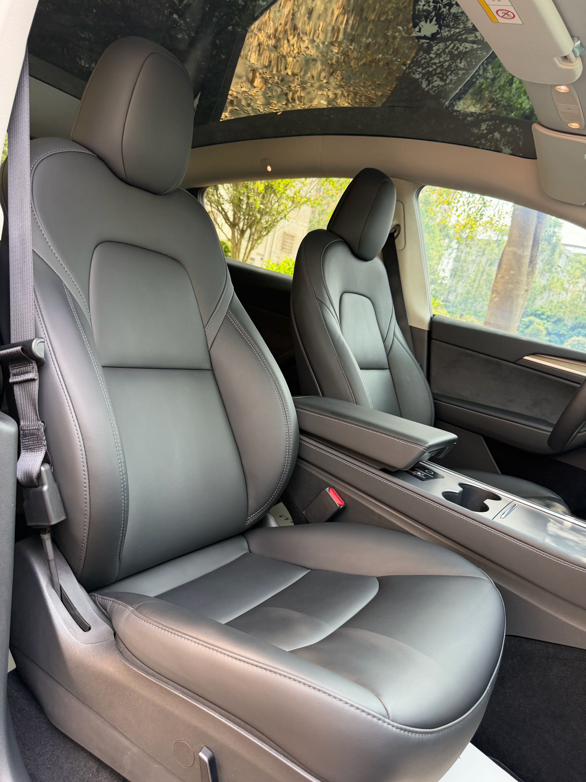 Tesla Model Y 2022 car image #10