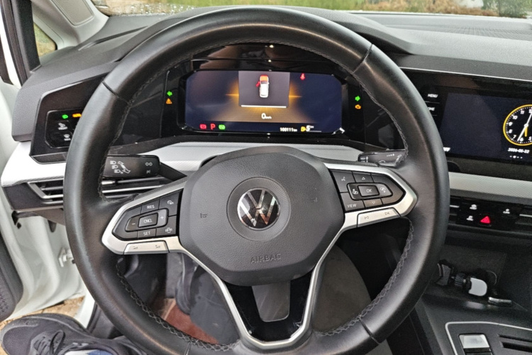 Volkswagen Golf 2021 car image #11