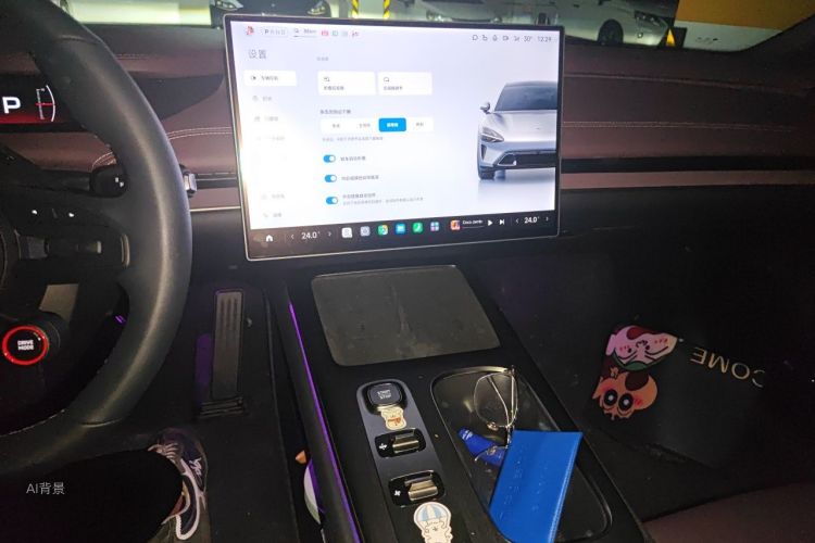 MI SU7 2025 immagine di auto #15