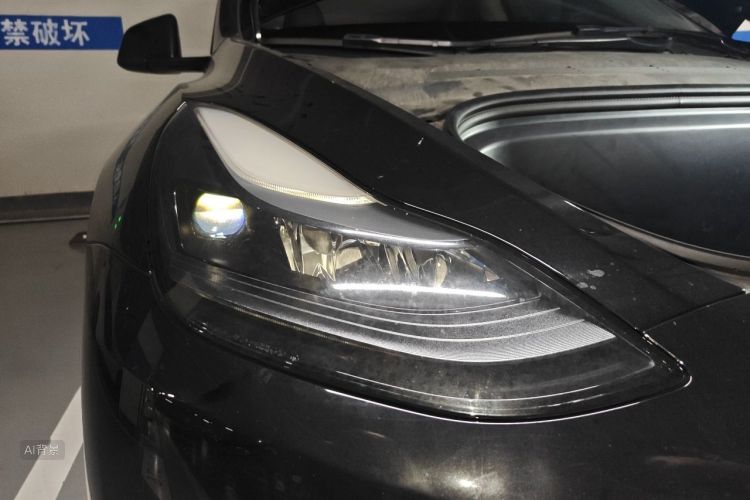 Tesla Model Y 2023 car image #8
