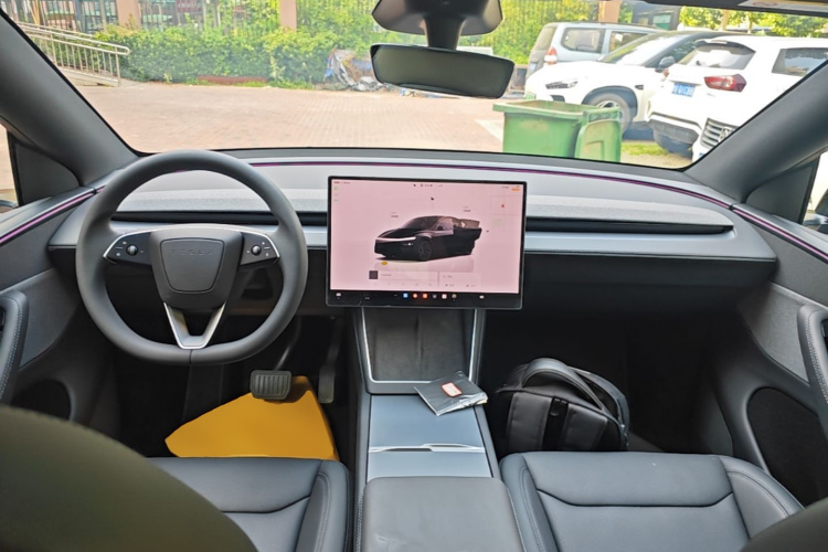 Tesla Model Y 2026 #10 Tesla Model Y 2026 car image #10