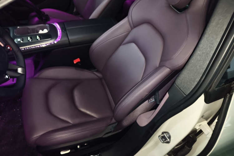 MI SU7 2025 car image #15