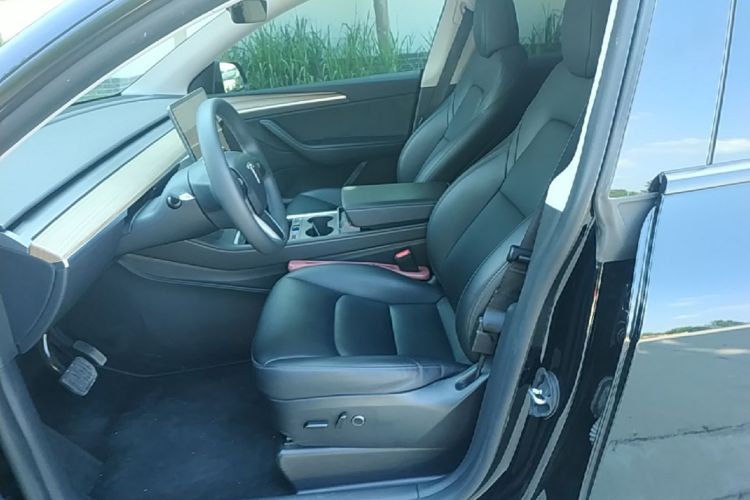 Tesla Model Y 2023 #15 Tesla Model Y 2023 car image #15