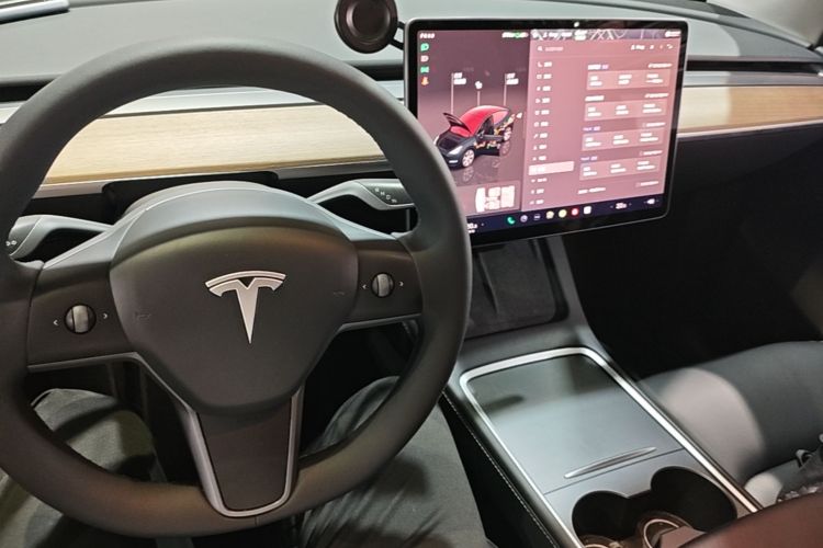 Tesla Model Y 2021 #10 Tesla Model Y 2021 صورة سيارة #10