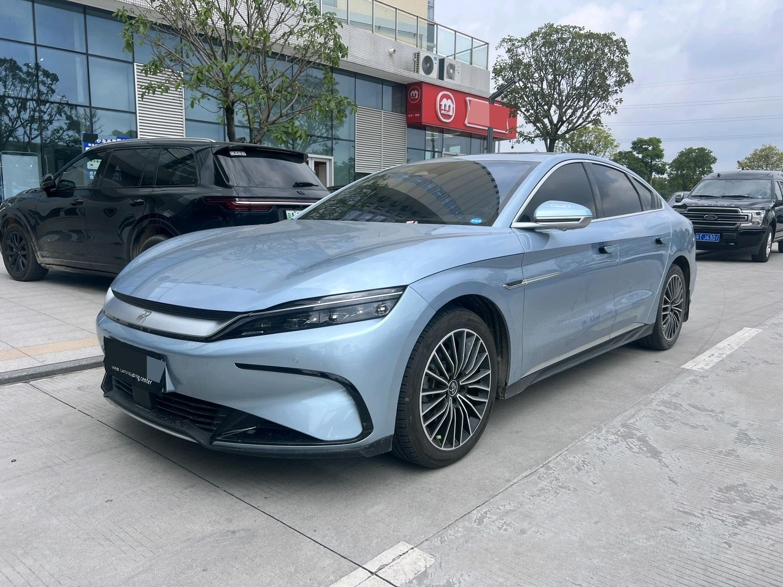 BYD Han 2023 car image 