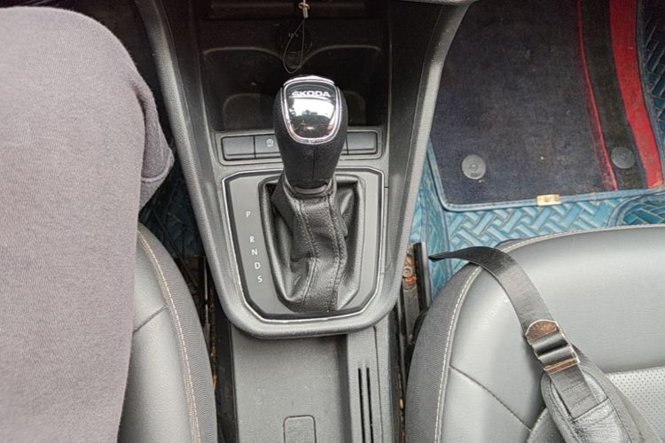 Skoda Rapid 2021 immagine di auto #14