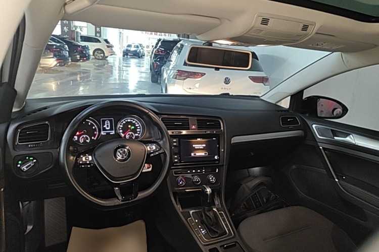 Volkswagen Golf 2019 #10 Volkswagen Golf 2019 car image #10