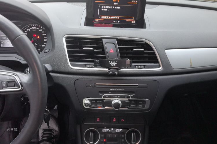 Audi Q3 2019 car image #15